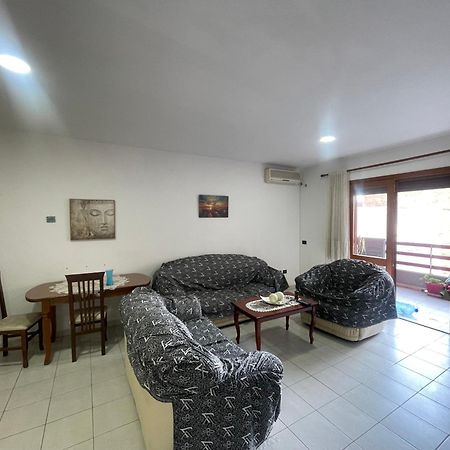 Gega Apartment Shkodër Exteriör bild